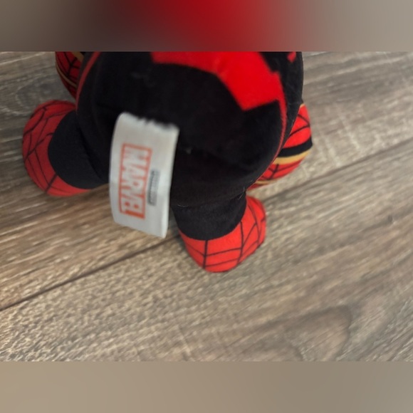 Spiderman - Avengers Infinity War Kidrobot Plush Doll - 8" tall - Picture 3 of 3
